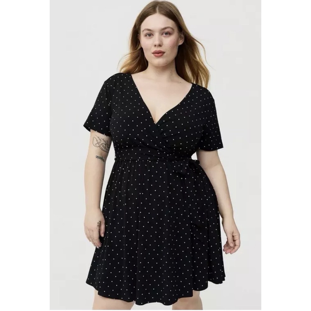 TORRID NWT $69 Studio Knit Surplice Romper Dress in Ditsy Black Dots Sz 0 US 12
